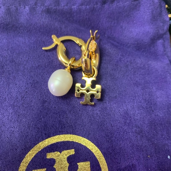 NEW TORY BURCH KIRA MISMATCHED PEAR DROP EARRINGS - Picture 4 of 5
